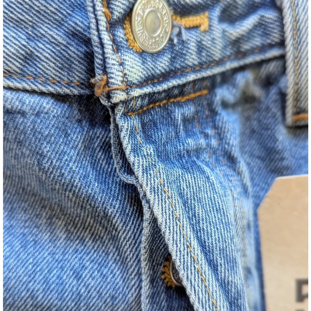 Levi’s 501 Original Fit Jeans 30x30 Light Stonewash Button Fly Modern Vintage